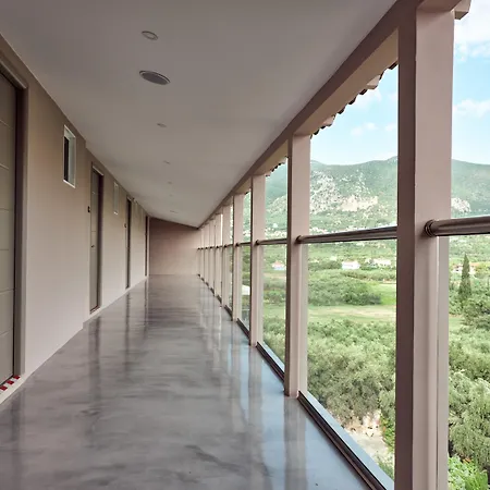 Koukounaria Hotel&suites