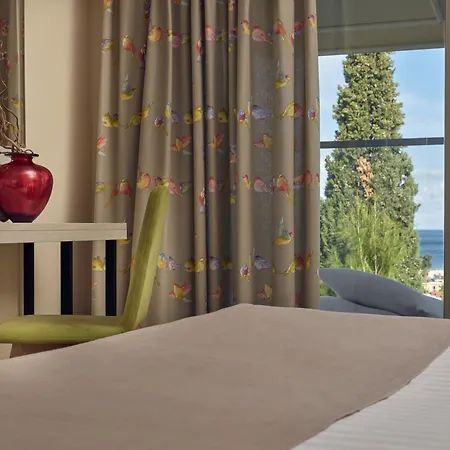 Koukounaria & Hotel 4*