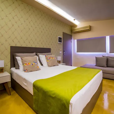 Koukounaria & Hotel 4*