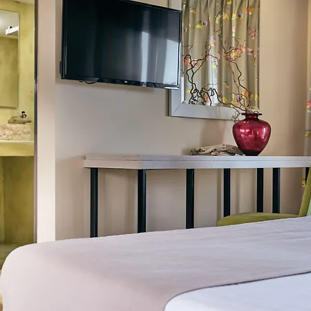 Koukounaria & Hotel Alikes