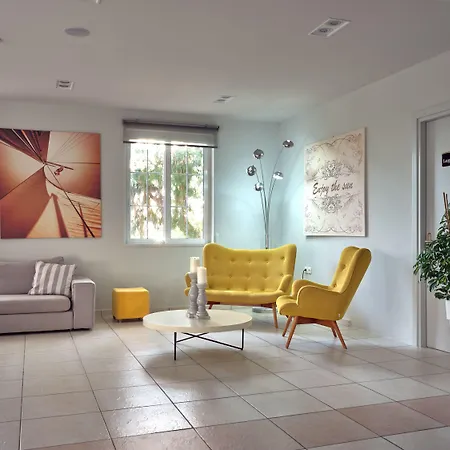 Koukounaria & Alikes