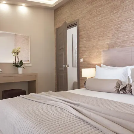 Koukounaria & Hotel 4*