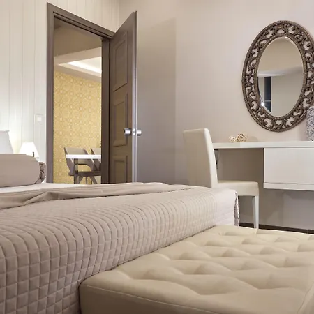 Hotel Koukounaria & Alikes