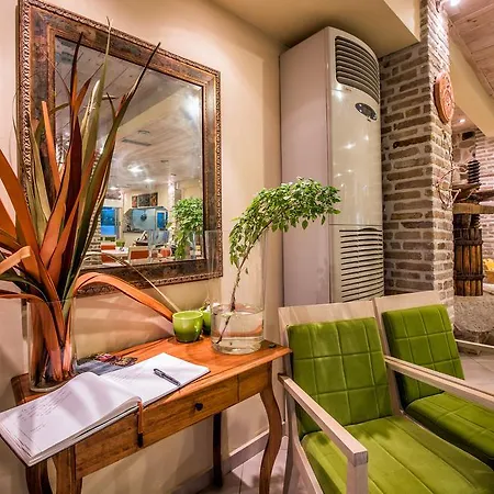 Koukounaria & Alikes