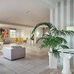 Hotel Koukounaria & 4*