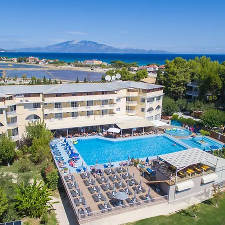 Koukounaria Hotel&suites